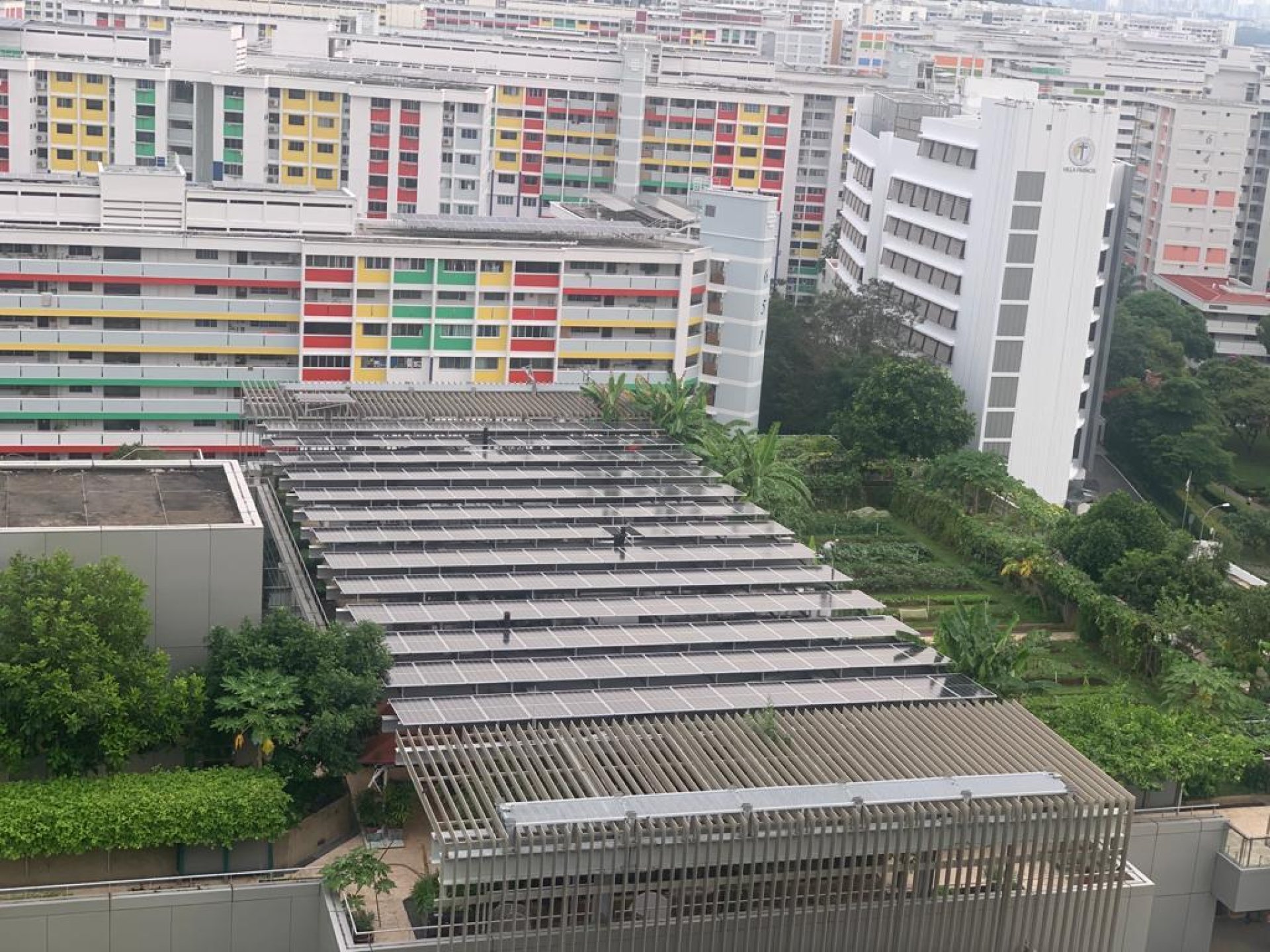 Solar panels on Khoo Teck Puat Hospital above Tower B rooftop to reduce heat transmission